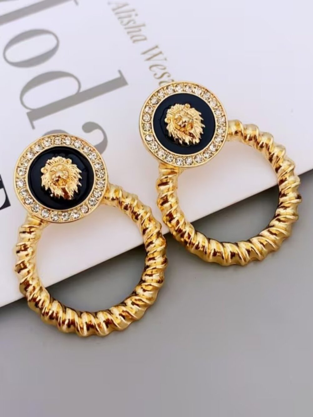NEW! LIONS HEAD Alloy METAL PIERCED EARRINGS